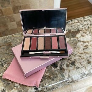 Pout face lovers palette. Brand new never used in original packing.